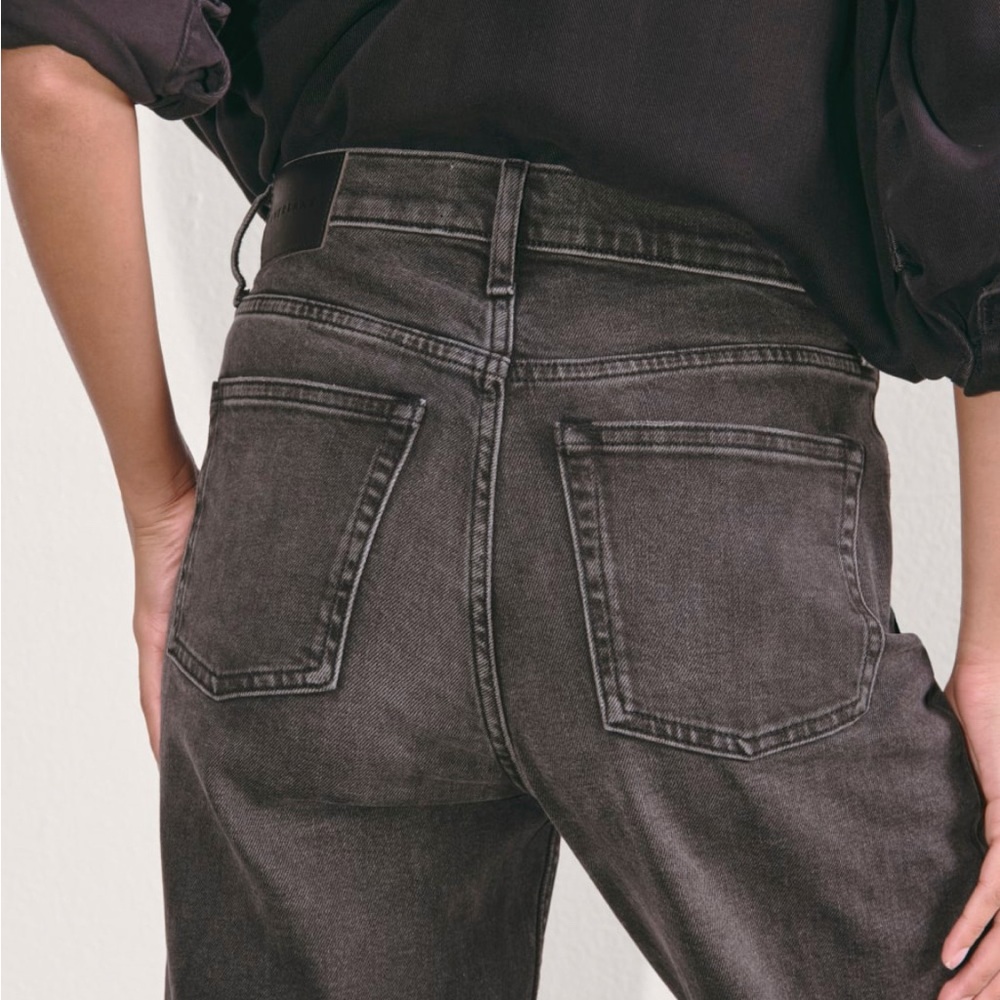 Everlane Cheeky Straight Jean - Night - Picture 3 of 4
